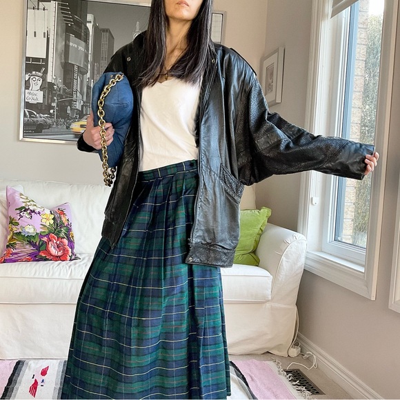 Vintage black leather batwing jacket - Picture 2 of 16